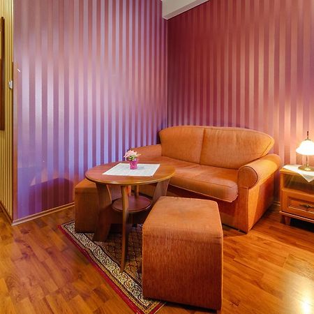 Sladkovicovo Hotel Tevel מראה חיצוני תמונה