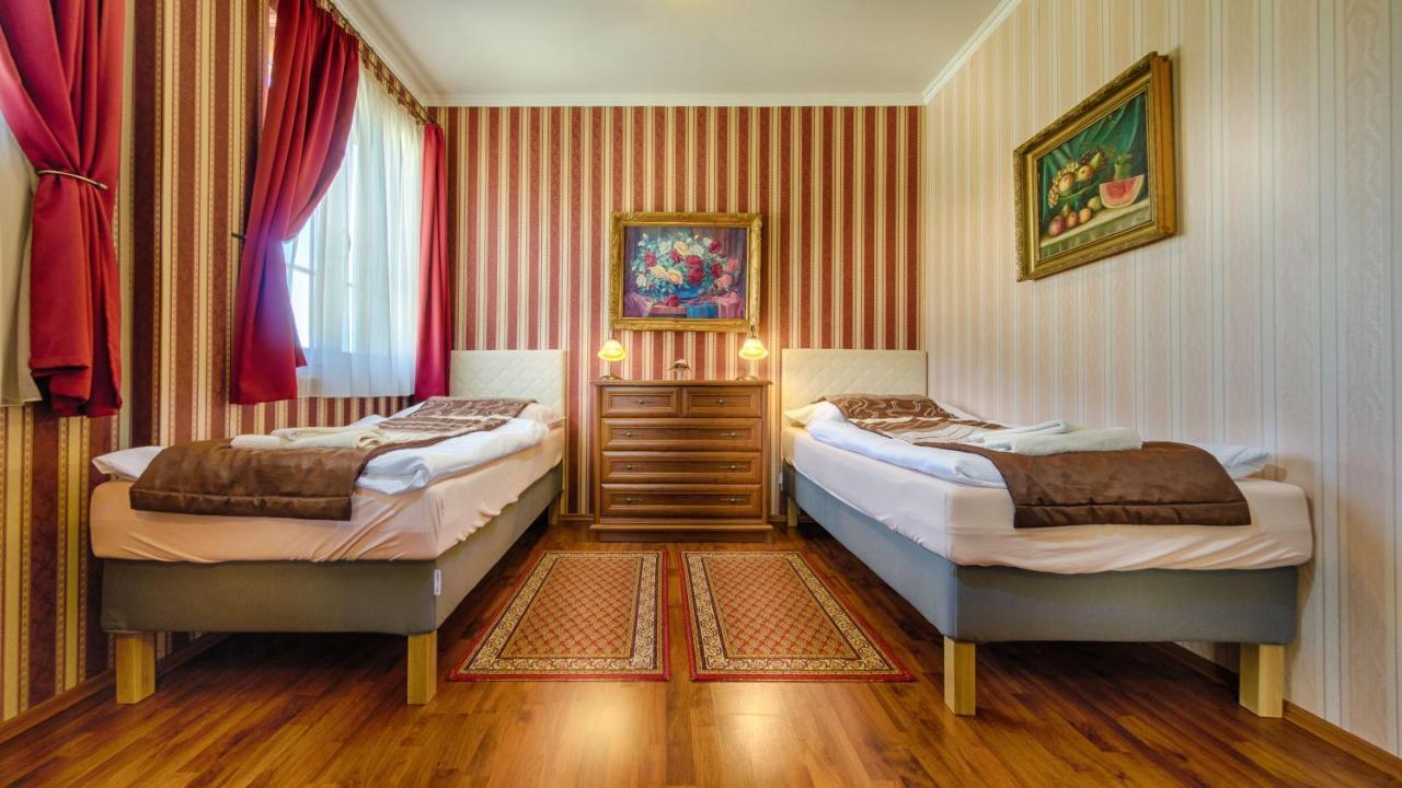 Sladkovicovo Hotel Tevel מראה חיצוני תמונה