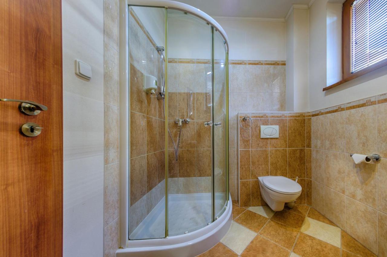 Sladkovicovo Hotel Tevel מראה חיצוני תמונה