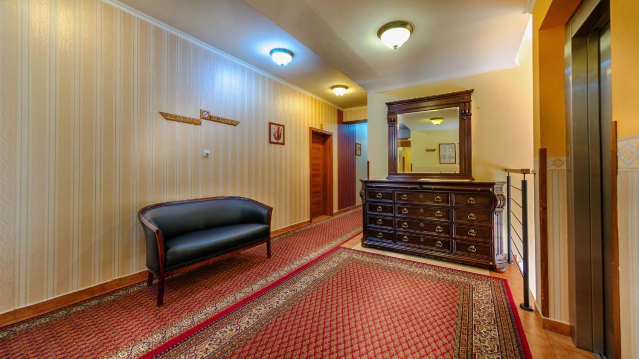 Sladkovicovo Hotel Tevel מראה חיצוני תמונה