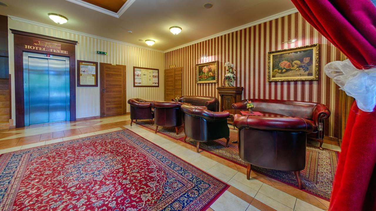 Sladkovicovo Hotel Tevel מראה חיצוני תמונה